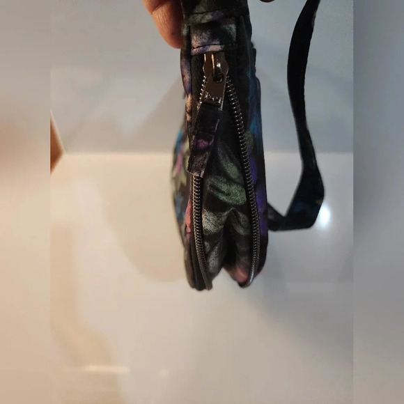 Lug Swivel with vibrant floral design and Lug's signature gunmetal hardware - Picture 5 of 11